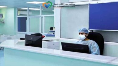 المشهد اليمني - مأساة في عدن.. فتاة تدخل المستشفى تمشي على قدميها وتخرج جثة هامدة