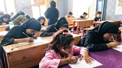 مؤسسة رؤية عدن للتنمية تختتم دورة الحروف الإنجليزية لـ22 طالبًا في البريقة