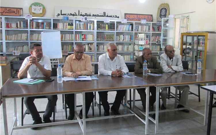 مجلس آباء مدارس مدينة تعز يناقش مع الإعلاميين تحديات العملية التعليمية