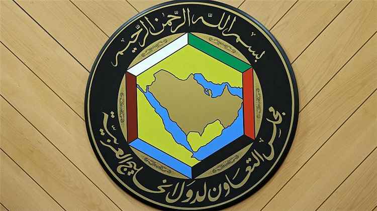 مجلس التعاون الخليجي يرفض ويستنكر ادعاءات الحوثيين ضد السعودية ويدين تهديدهم المستمر للملاحة البحرية