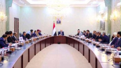مجلس الوزراء يعقد اجتماعاً استثنائياً ويعلن حالة الانعقاد الدائم لمواجهة التصعيد الحوثي وحماية السيادة الوطنية