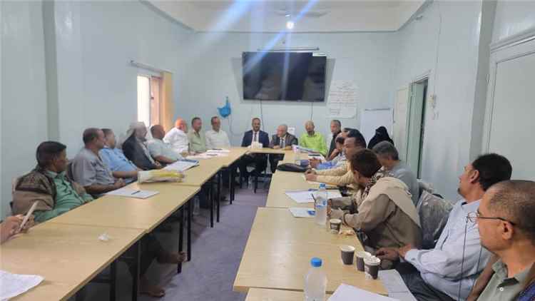 مجلس فرع نقابة المعلمين اليمنيين بتعز يعقد دورته الاعتيادية ويؤكد مواصلة الدفاع عن حقوق المعلمين وتعزيز العمل النقابي