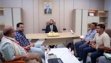 محافظ أبين يلتقي وفد منظمة "أكشن فور هيومانيتي" ويؤكد أهمية توسيع تدخلاتها الإنسانية والتنموية