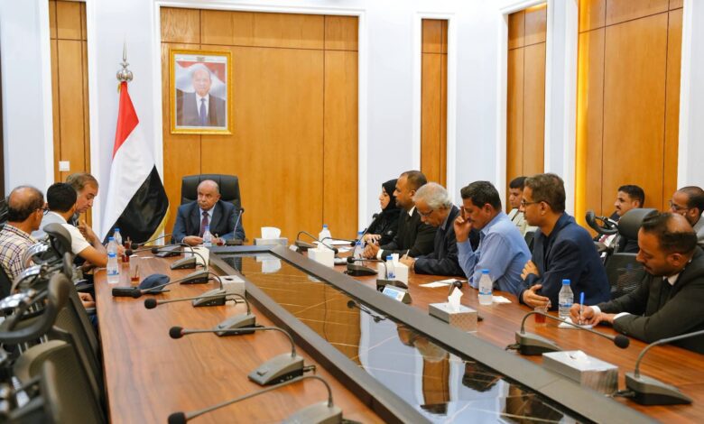 محافظ حضرموت يبحث مع وفد المفوضية السامية لحقوق الإنسان تعزيز التعاون في مجال حماية الحقوق
