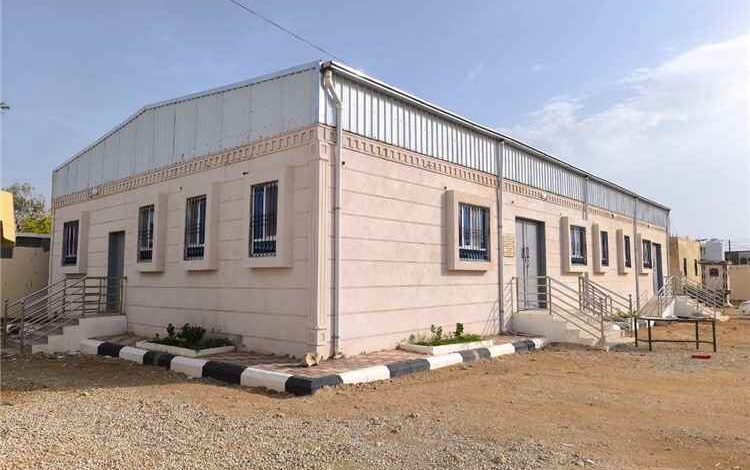 محافظ شبوة يدفع بتطوير خدمات الأحوال المدنية عبر مركز إصدار آلي حديث