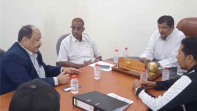 محلي المهرة يناقش مع مدير البرنامج الوطني لمكافحة السرطان تطوير وحدة الأورام بالمحافظة