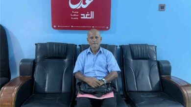 مختص في إدارة الأعمال يدعو “اليمنية” لمراجعة إجراءاتها بعد تأخر هبوط رحلة عدن بسبب الرياح