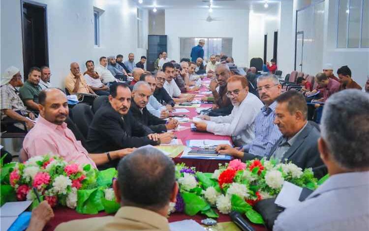 مدراء المكاتب التنفيذية بالضالع: نرفض الإساءة للمملكة ونؤكد أن أولويتنا خدمة المحافظة لا تسييس معاناة المواطنين