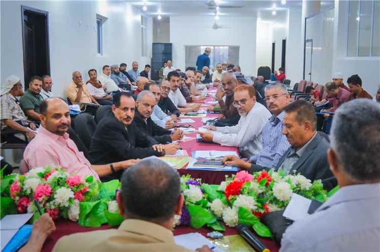 مدراء المكاتب التنفيذية بالضالع: نرفض الإساءة للمملكة ونؤكد أن أولويتنا خدمة المحافظة لا تسييس معاناة المواطنين