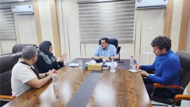 مدير أمن عدن يلتقي بعثة الصليب الأحمر لبحث تعزيز التنسيق الأمني والإنساني