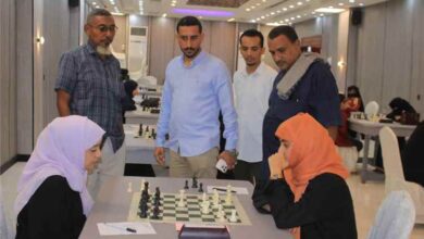 مدير شباب لحج يتفقد بطلات الجمهورية للشطرنج في عدن ويشيد بإنجازهن التاريخي