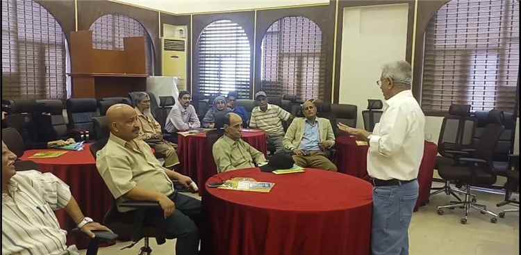 مدير صحة عدن يدشن دورة لتنمية مهارات كوادر المكتب في الإدارة والتخطيط الصحي