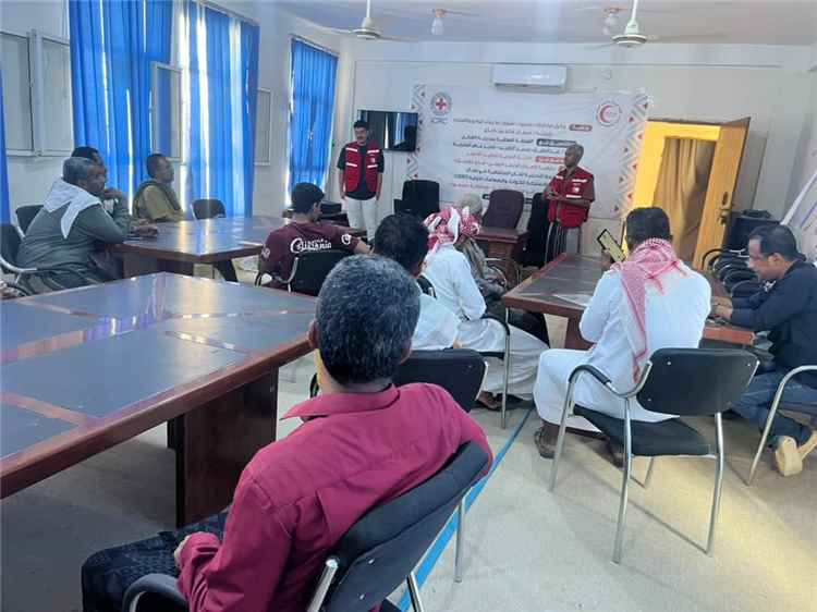 مدير عام القطن يدشن الدورة التدريبية للجان المجتمعية في مجال الاستعداد والاستجابة للكوارث والاسعافات الاولية للمجتمع المحلي بالمديرية
