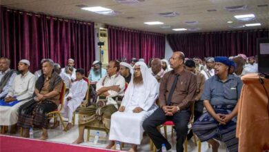 مدير عام المكلا يؤكد دعم السلطة المحلية لبرامج بناء الإنسان خلال تدشين “مخيم الصفوة الصيفي” وزيارته لمركز ابن مسعود