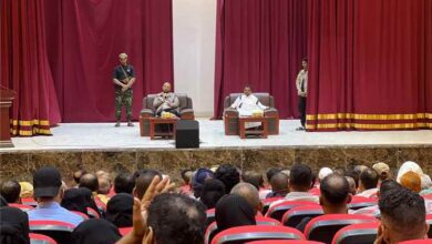 مدير عام المنصورة يؤكد الانتقال إلى مرحلة جديدة من تنظيم العمل المجتمعي ويكرّم رئيس اللجان المجتمعية تقديراً لجهوده