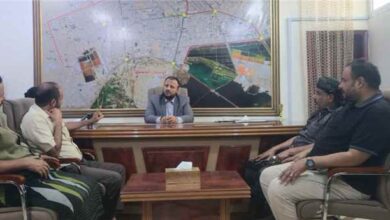 مدير عام المنصورة يبحث مع متعهدي الأسواق آليات إعادة تنظيم الأسواق والارتقاء بمستوى خدماتها
