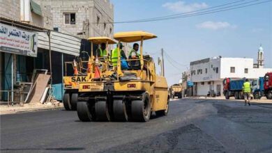 مدير عام خنفر يتواصل مع وزير الأشغال العامة لمعرفة أسباب توقف العمل في مشروع طريق جعار–باتيس