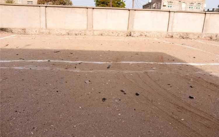 مدير عام خورمكسر يُسلم مواقع بناء فصول جديدة لمحو الأمية في العريش ومدرسة خالد بن الوليد