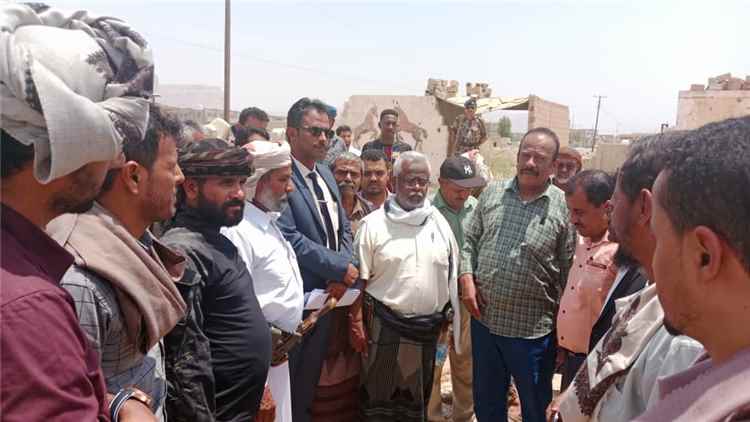 مدير عام ميفعة يشكر المحافظ ابن الوزير ويعلن غداً الأحد بدء العمل من نقطة مفرق الحوطة لتنفيذ المرحلة الأولى