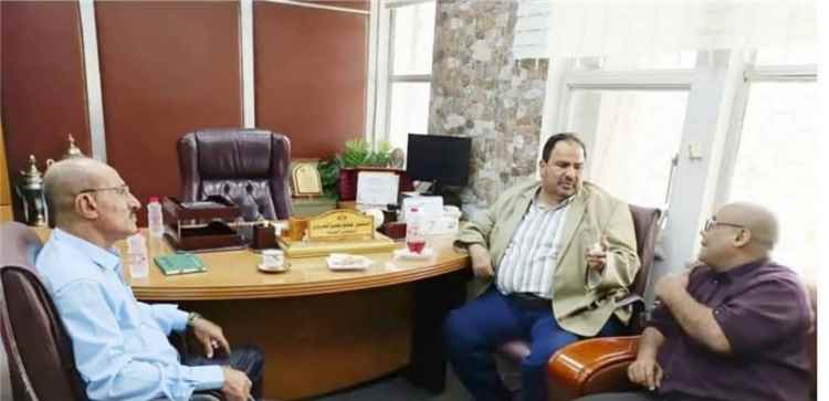 مدير مكتب الصناعة والتجارة لحج يلتقي المدير العام لشركة النفط فرع عدن لتنسيق الجهود المشتركة..