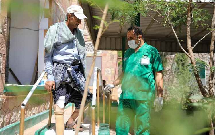مركز الأطراف الصناعية بتعز يقدم خدماته الطبية لـ (576) مستفيدًا خلال يونيو الماضي