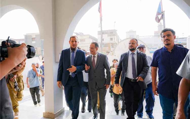 مستشفى 22 مايو بعدن يعود إلى الخدمة بقيادة الدكتور محمد أحمد اليزيدي
