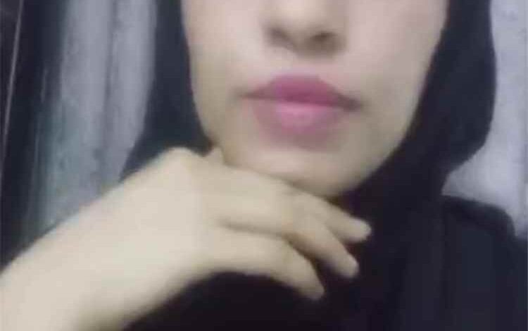 مسلحون بملابس مدنية يعترضون طريق ناشطة إعلامية وأسرتها في عدن.. ومناشدة لمدير الأمن بالتحرك