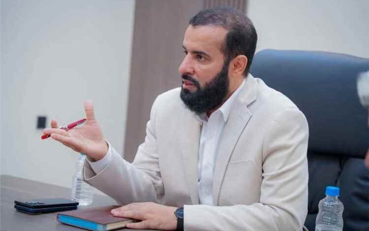 معلمو محافظة البيضاء من أبناء أبين يناشدون المحافظ الرباش بتسوية أوضاعهم أسوةً بمعلمي المحافظة