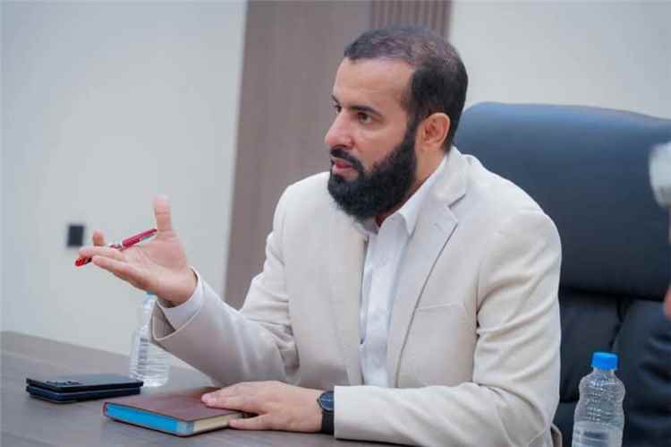 معلمو محافظة البيضاء من أبناء أبين يناشدون المحافظ الرباش بتسوية أوضاعهم أسوةً بمعلمي المحافظة