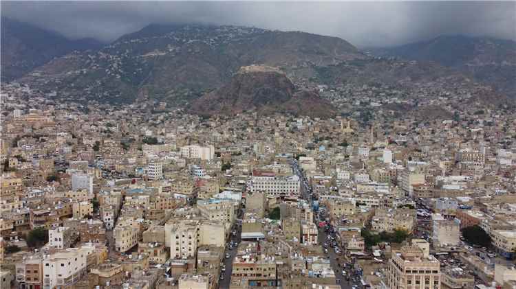 مقتل امرأة في تعز إثر عبث طفل بسلاح ناري داخل منزل