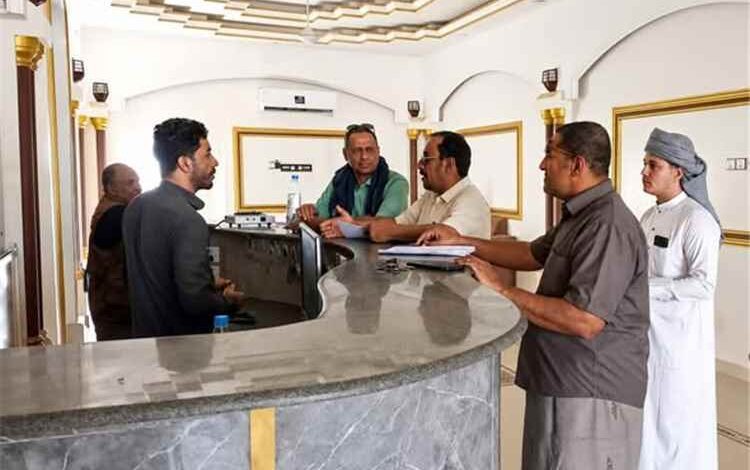 مكتب السياحة بالعبر يقوم بحملة نزول ميداني للمنشأت السياحية بالمديرية