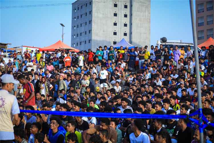 مهرجان "يلا بلدة" يجذب الآلاف إلى شاطئ المكلا في أمسية تراثية بحرية للعام الثالث على التوالي