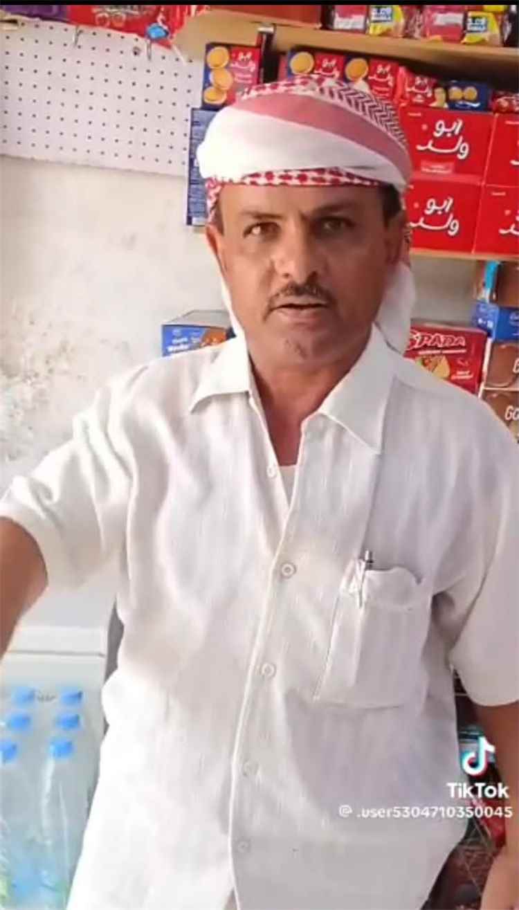 مواطن ينتقد آلية العمل في الأحوال المدنية بمديرية دوعن ويطالب بوقف أي رسوم غير قانونية