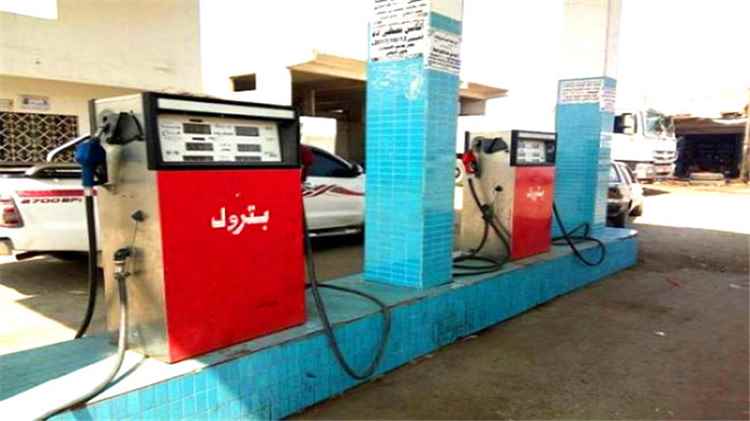 مواطنون في أحور يشكون ارتفاع أسعار البترول.. الدبة بـ34 ألف ريال مقابل 28 ألفاً في عاصمة المحافظة