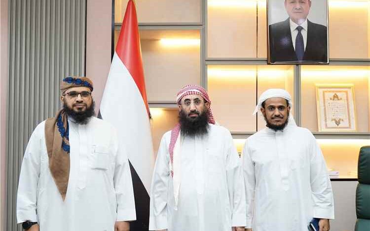 وزير الأوقاف يناقش مع الأمن الوطني والجامعة الإسلامية تعزيز الشراكة التوعوية والفكرية