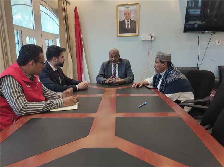 وزير الإدارة المحلية يبحث مع جمعية الهلال الأحمر التركي تعزيز التدخلات الإنسانية والتنموية في المحافظات المحررة