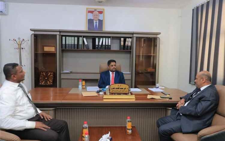 وزير التعليم الفني يناقش أوضاع قطاع التعليم الفني والتدريب المهني في الحديدة وسبل تطويره