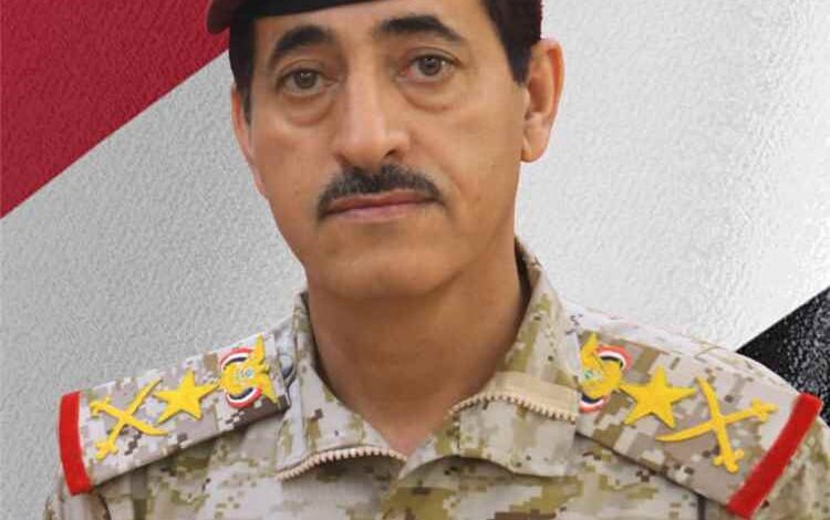 وزير الدفاع: القوات المسلحة ماضية في التصدي لإرهاب مليشيا الحوثي واستعادة مؤسسات الدولة وبسط السيادة على كامل التراب الوطني