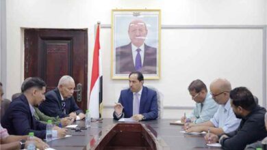 وزير الشباب والرياضة يلتقي الإدارة الجديدة لنادي الروضة بعدن