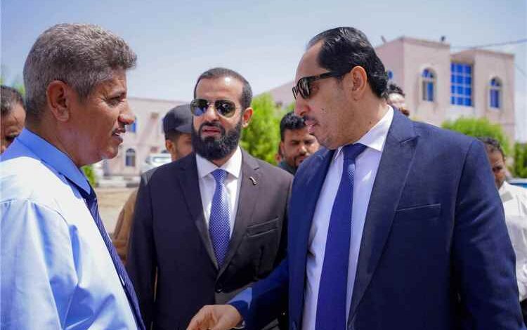 وزير الشباب يؤكد من أبين استمرار دعم المشاريع الرياضية وتأهيل الشباب