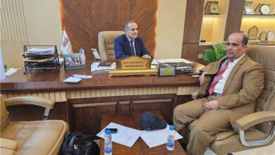 وزير الصحة العامة والسكان يلتقي بمدير مكتب الصحة بمحافظة الجوف