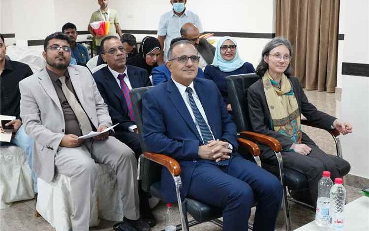 وزير الصحة يدشن مشروعاً لبناء قدرات 3 آلاف كادر صحي في مجال صحة الأم والطفل بدعم فرنسي