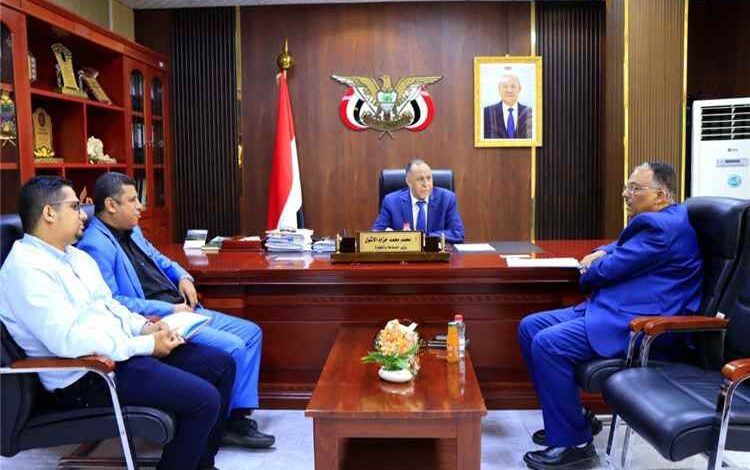 وزير الصناعة والتجارة ورئيس مصلحة الجمارك يبحثان تعزيز التنسيق لتيسير التجارة وحماية الأسواق ودعم القطاع الخاص