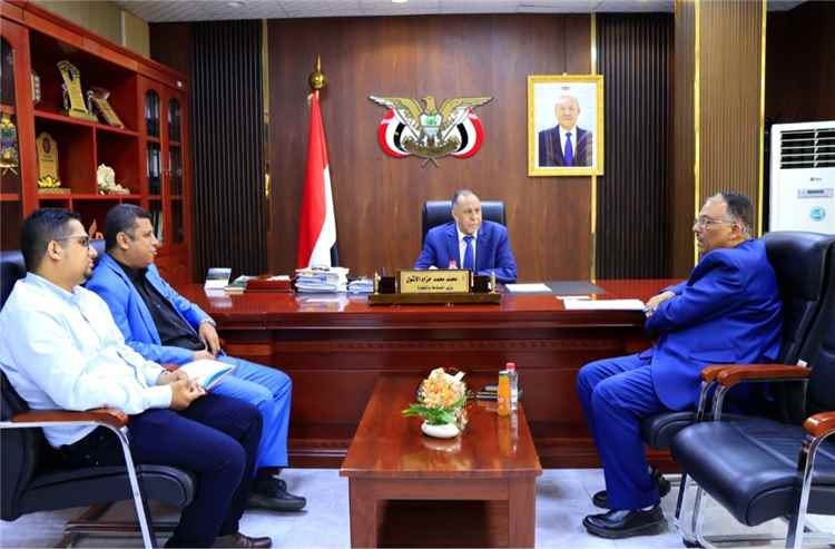وزير الصناعة والتجارة ورئيس مصلحة الجمارك يبحثان تعزيز التنسيق لتيسير التجارة وحماية الأسواق ودعم القطاع الخاص