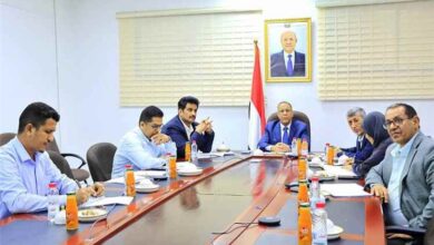 وزير الصناعة والتجارة يرأس اجتماعًا للجنة المشتركة لتعزيز الشراكة بين القطاعين العام والخاص