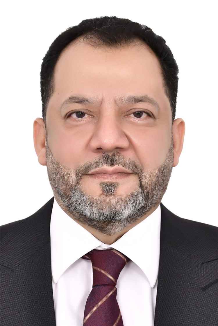 وزير الكهرباء يدعو إلى الاصطفاف الوطني خلف القيادة ويؤكد: استعادة الدولة السبيل لإنهاء معاناة اليمنيين