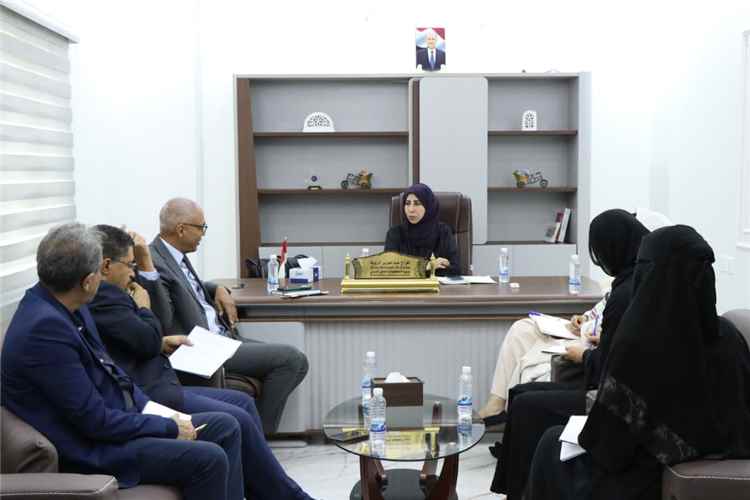 وزيرة التخطيط تبحث مع المنسق المقيم للشؤون الانسانية في اليمن تعزيز التنسيق ودعم أولويات التنمية