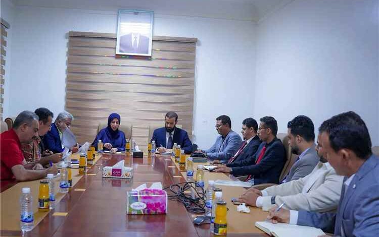 وزيرة التخطيط والتعاون الدولي ومحافظ أبين يناقشان أولويات إعادة ترتيب المشاريع التنموية بالمحافظة