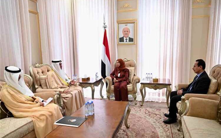 وزيرة الخارجية تبحث مع السفير الكويتي سبل تعزيز العلاقات الثنائية