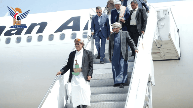 وفد حوثي رفيع يغادر صنعاء إلى طهران على متن طائرة إيرانية في تحدٍ للقرارات الدولية.